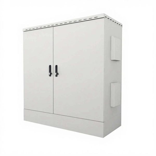 Fiber optic patch cord plug into optical terminal box