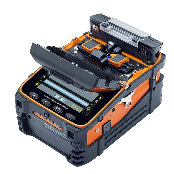 Where to insert the fiber optic cold splice 