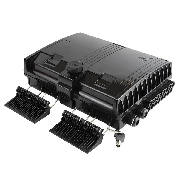 How to remove the fiber optic SC connector from the switch 