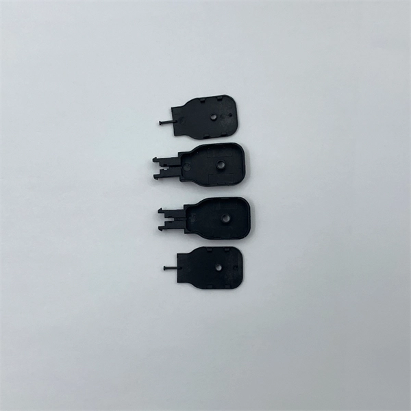 How to organize the cables on a switch using a cable management rack 